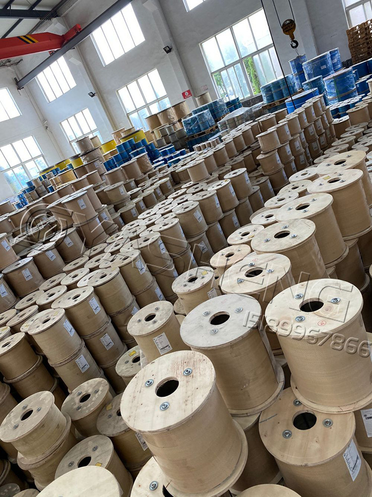 ����ƪ--���ڷɻ��ϵĸ�˿��