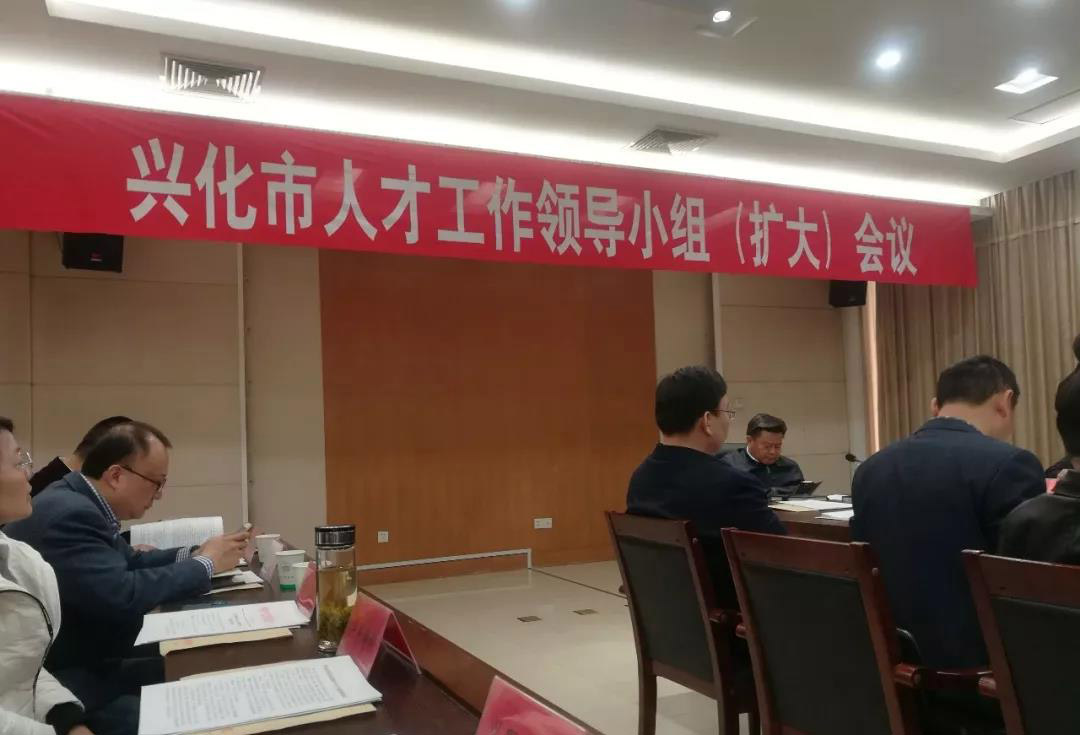 �ҹ�˾ϲ���˻��С��˲Ź����Ƚ���ҵ���ƺ�